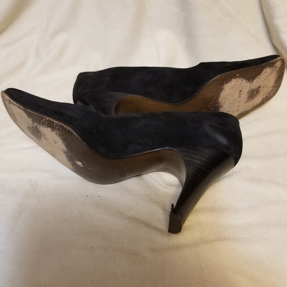 Shoes - Picture 4 of 5